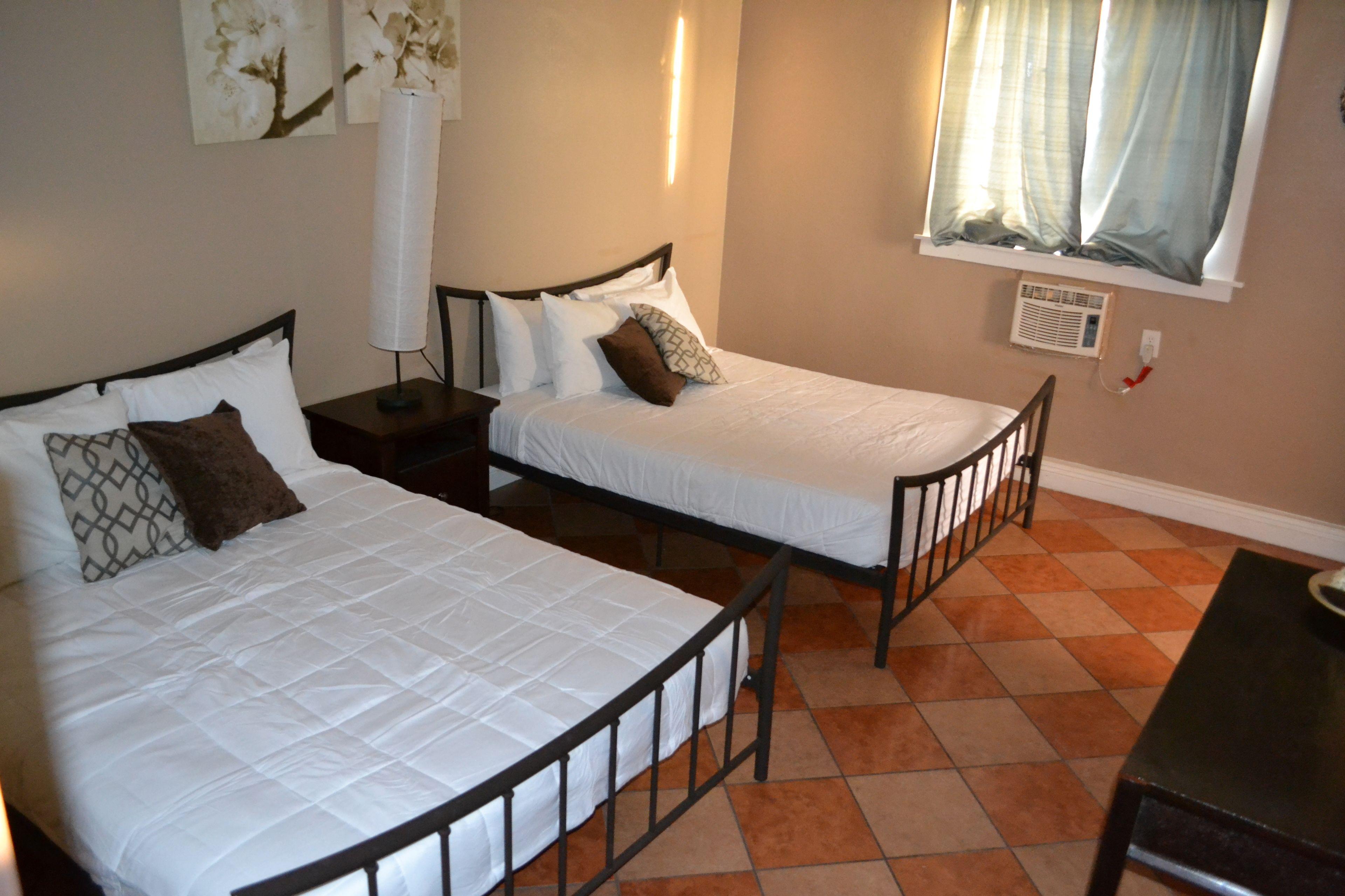 Monterey Inn Hotel Dream Suites — Fotos 1